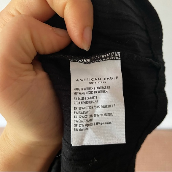 American Eagle Off the shoulder / one shoulder black ribbed crop top - Picture 4 of 4